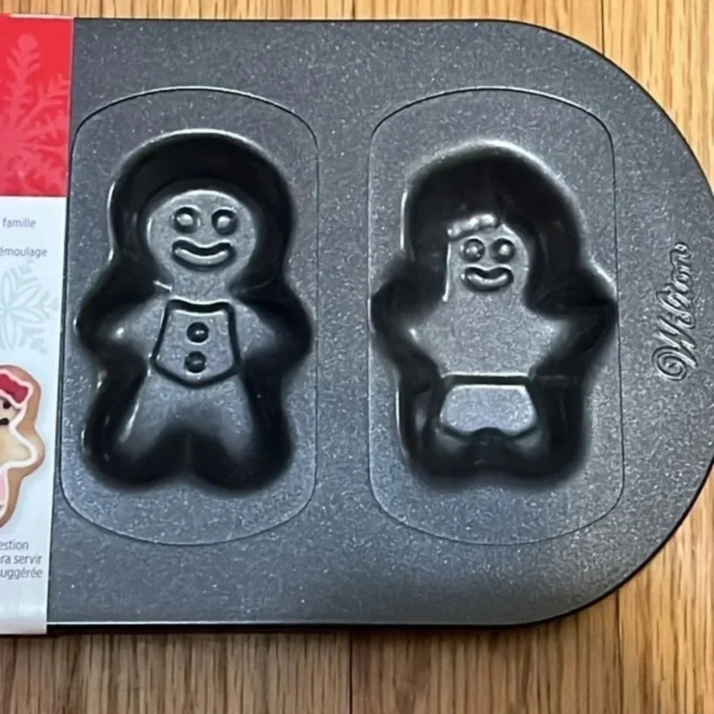 Wilton | Gingerbread family 6 cavities cookie pan‎ NEW non stick